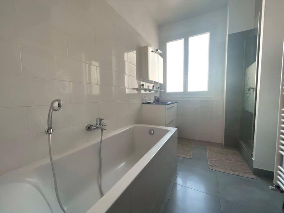 Gustave - Charming Eiffel Tower Appartement - Paryż Zewnętrze zdjęcie